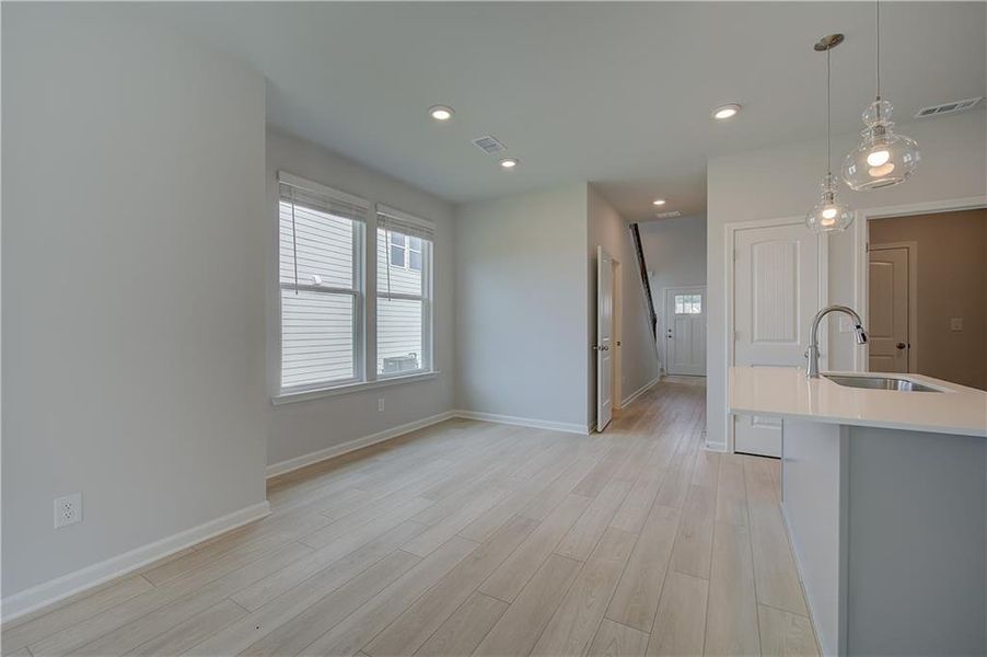 Spacious, unfurnished interior of a new home in Abbotts Crossing, Conyers (Image 15). Spacious, unfurnished interior of a new home in Abbotts Crossing, Conyers (Image 15).
