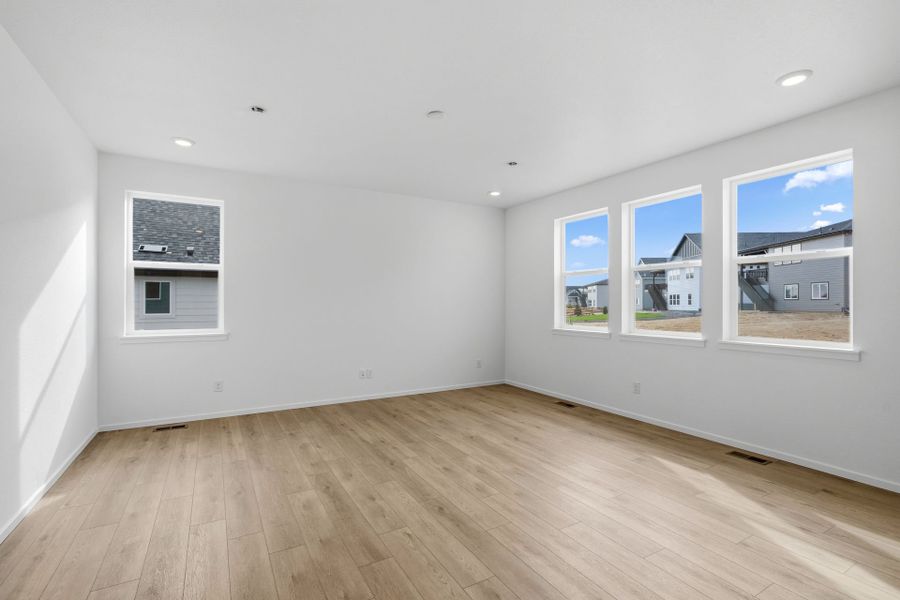 Spacious, unfurnished interior of a new home in Independence, Elizabeth (Image 23).