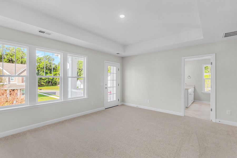 Spacious, unfurnished interior of a new home in Six Oaks, Summerville (Image 41).