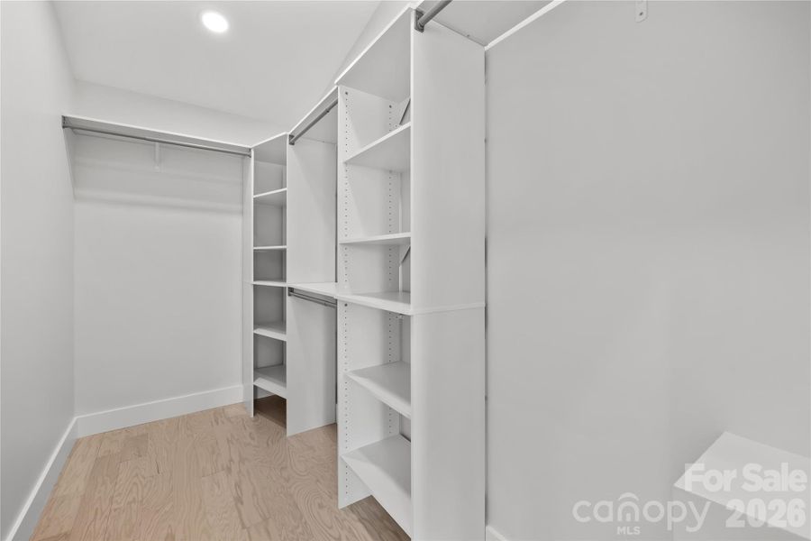 Image 34 of a home in .