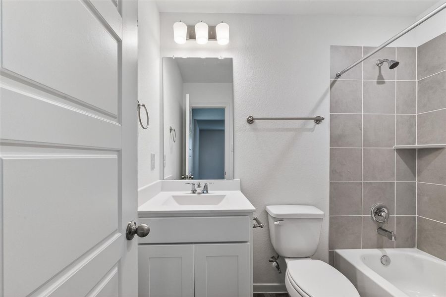 Furnished interior view inside a new home in Rollingbrook Estates, Baytown (Image 17).