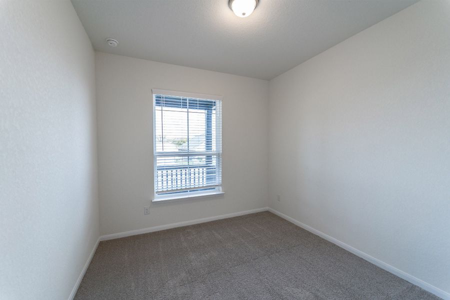 Spacious, unfurnished interior of a new home in Arcadia Ridge, San Antonio (Image 16).