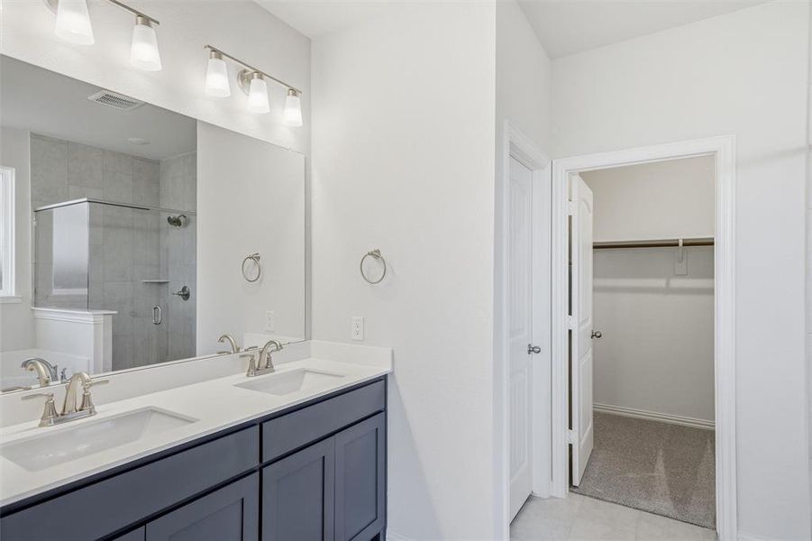 Furnished interior view inside a new home in Morningstar, Aledo (Image 10).