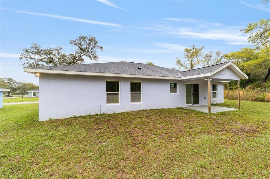 Exterior details and patio area of a home in , Dunnellon (Image 3). Exterior details and patio area of a home in , Dunnellon (Image 3).