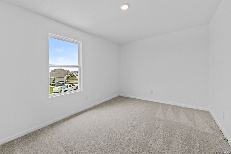 Spacious, unfurnished interior of a new home in Spring Grove, St. Hedwig (Image 27).