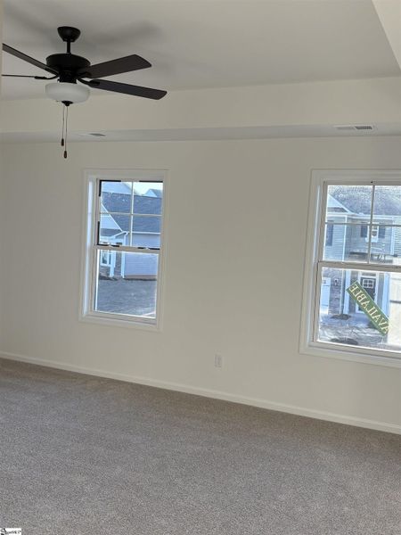 Spacious, unfurnished interior of a new home in Hazelwood, Boiling Springs (Image 13).