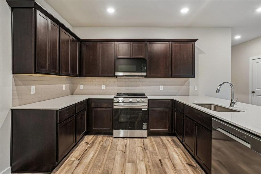 Furnished interior view inside a new home in Middlefield Village, Dallas (Image 9).