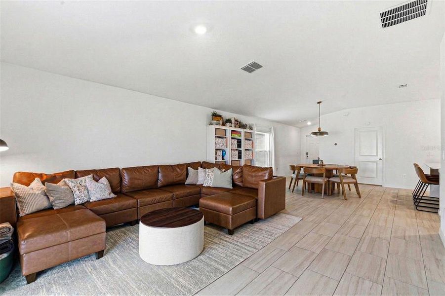 Furnished interior view inside a new home in North Park Isle, Plant City (Image 19).
