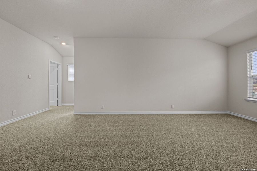 Spacious, unfurnished interior of a new home in Redbird Ranch, San Antonio (Image 25).