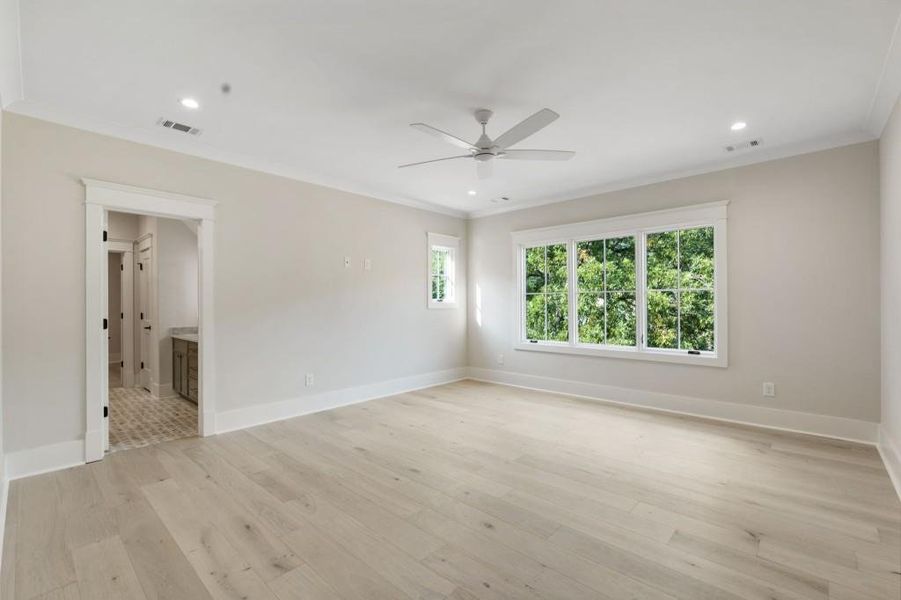 Spacious, unfurnished interior of a new home in , Alpharetta (Image 36).