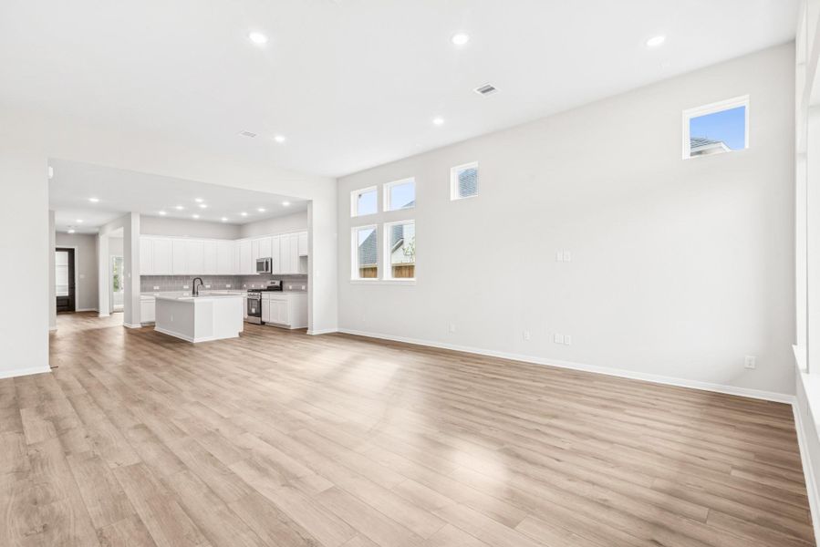 Spacious, unfurnished interior of a new home in Jubilee, Hockley (Image 25).