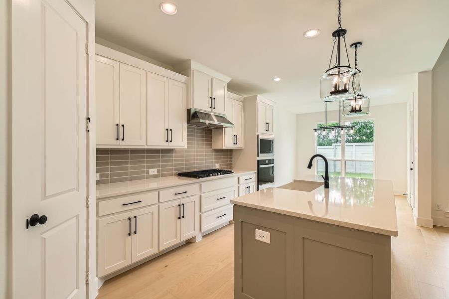 Plan 1560 Representative Photo - Kitchen/Dining Area Plan 1560 Representative Photo - Kitchen/Dining Area