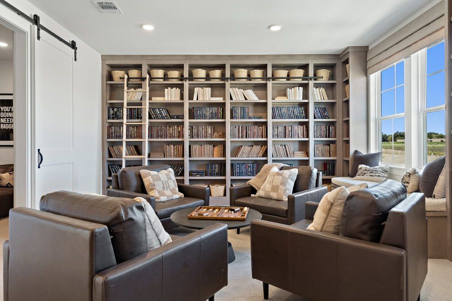 Image 31 of a home in Lagos Reserve.