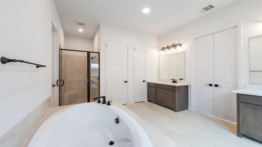 Furnished interior view inside a new home in Hillstead 50', Lavon (Image 5).