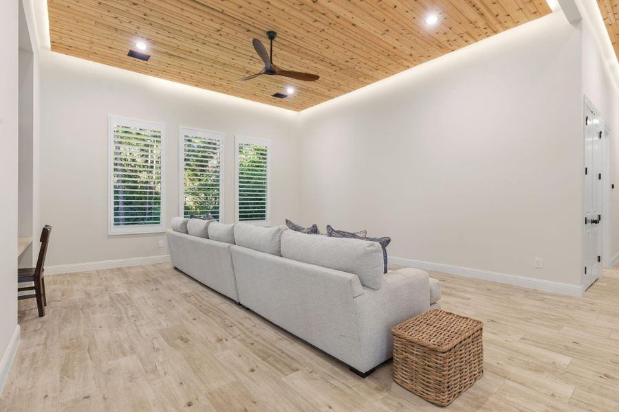 Furnished interior view inside a new home in , Tomball (Image 6).