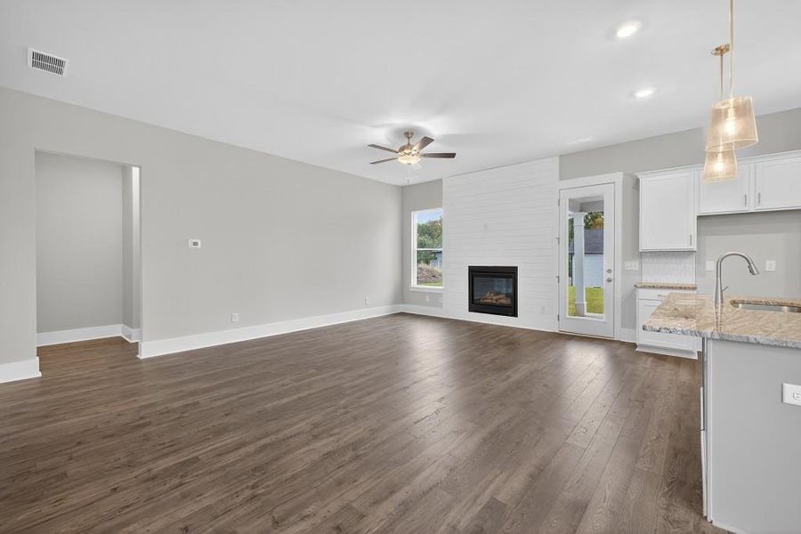 Spacious, unfurnished interior of a new home in Red Bird Manor, Jefferson (Image 16).
