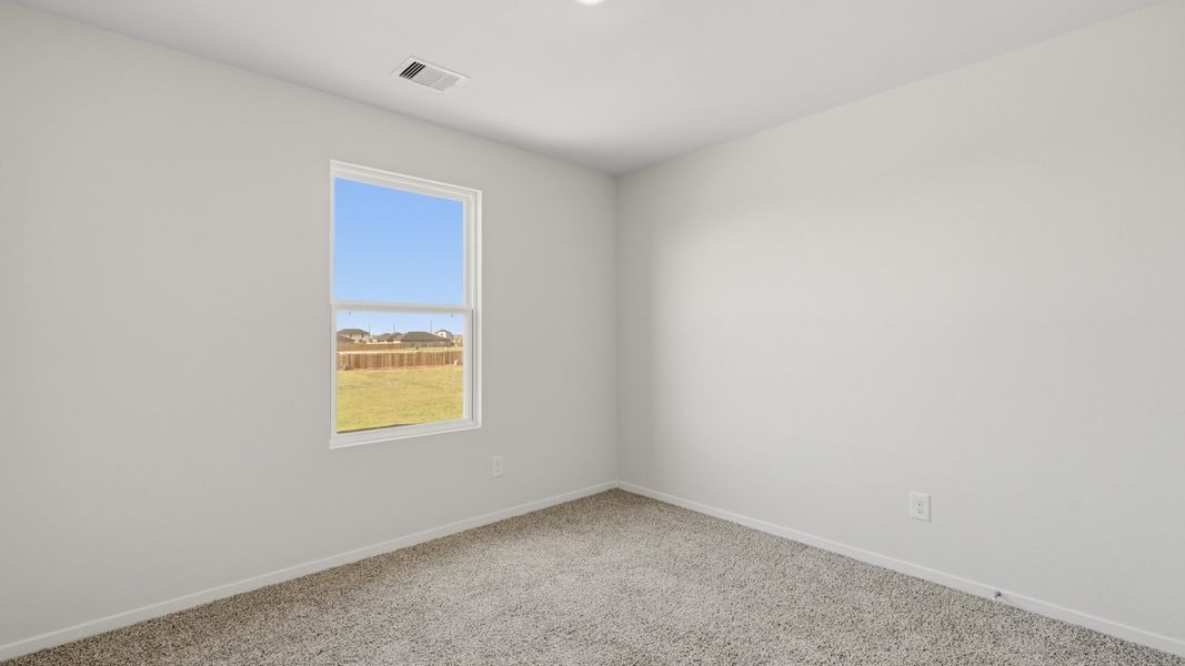 Spacious, unfurnished interior of a new home in Sunterra Lakes, Brookshire (Image 18).