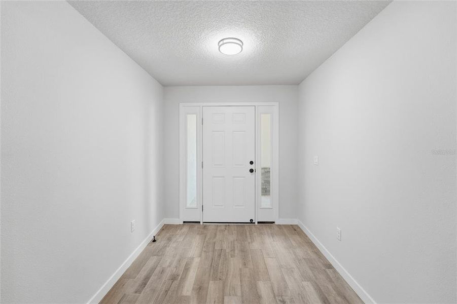 Spacious, unfurnished interior of a new home in , Ocala (Image 24).