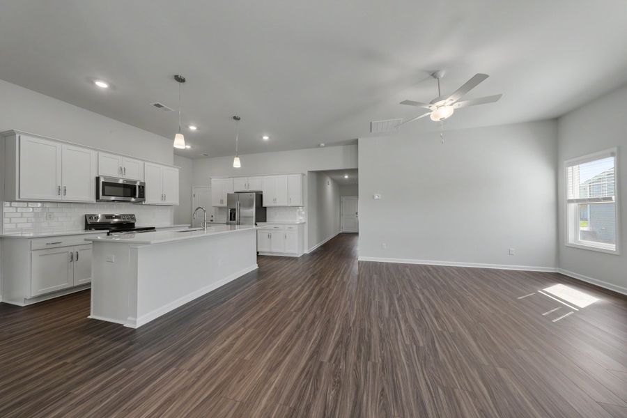Spacious, unfurnished interior of a new home in Fairway Woods at Wyboo, Manning (Image 15). Spacious, unfurnished interior of a new home in Fairway Woods at Wyboo, Manning (Image 15).