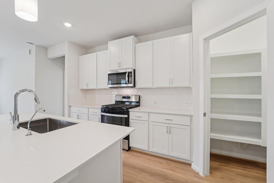 Photo is not of the actual home, but is an inspirational photo of builder’s model home and may depict options, furnishings, and/or decorator features that are not included Photo is not of the actual home, but is an inspirational photo of builder’s model home and may depict options, furnishings, and/or decorator features that are not included