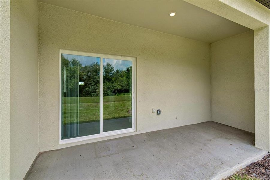 Exterior details and patio area of a home in , Ruskin (Image 16).
