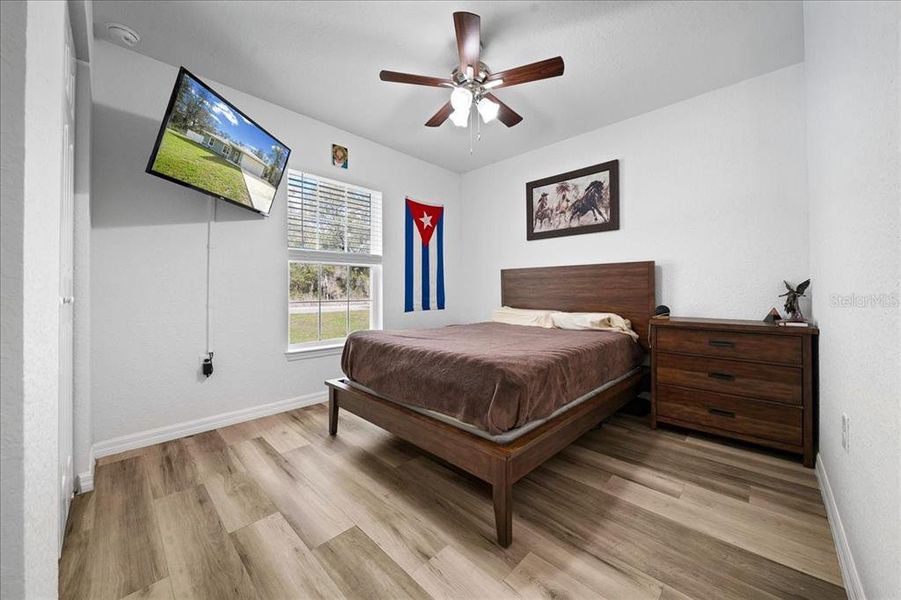 Furnished interior view inside a new home in , Ocklawaha (Image 16).