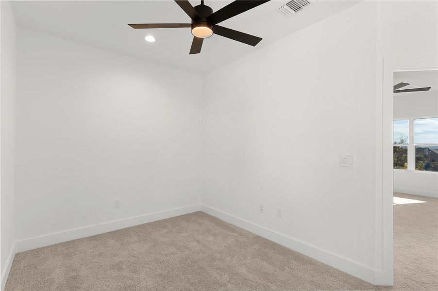 Spacious, unfurnished interior of a new home in , Burnet (Image 20).