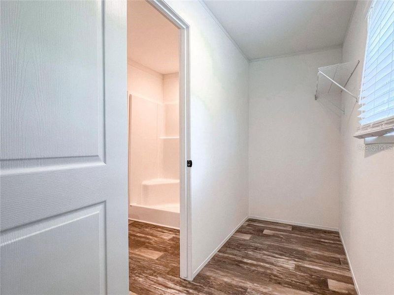 Spacious, unfurnished interior of a new home in , Brooksville (Image 9).