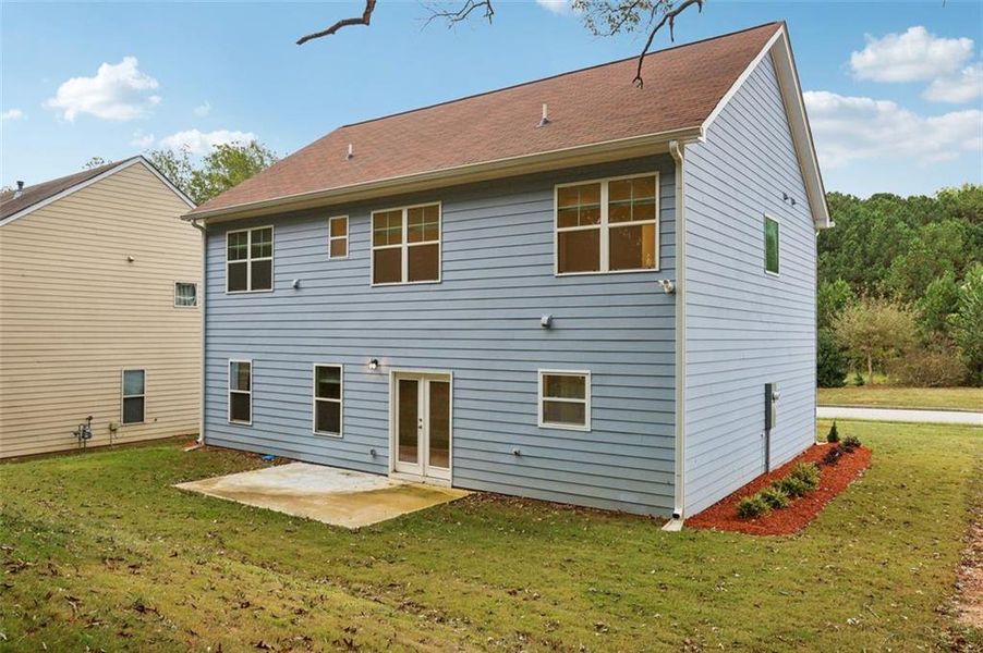 Exterior details and patio area of a home in , Fairburn (Image 28).