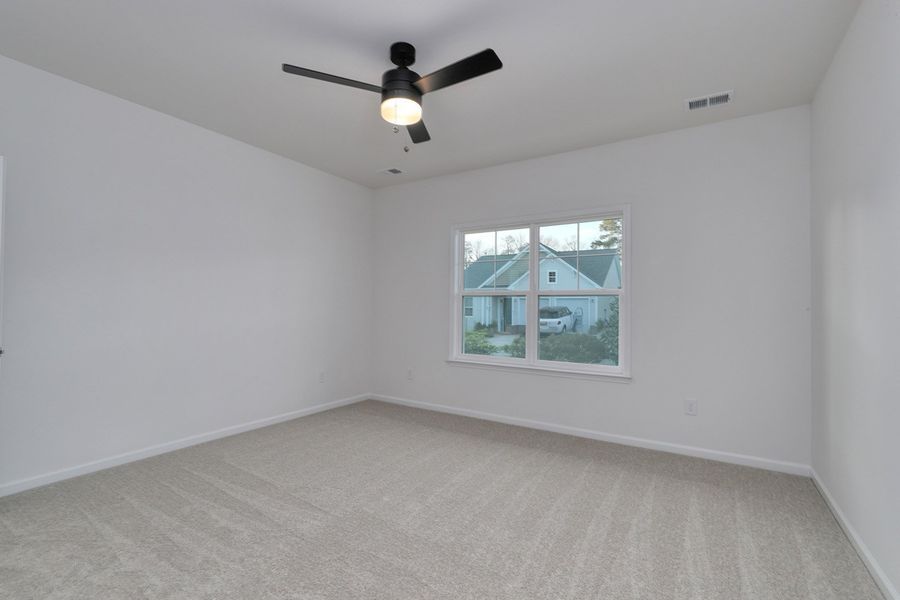 Spacious, unfurnished interior of a new home in Arcadia, Myrtle Beach (Image 31).