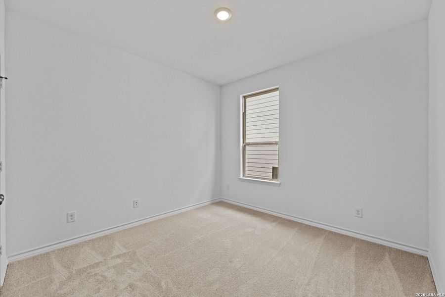 Spacious, unfurnished interior of a new home in Dove Song, Marion (Image 27).