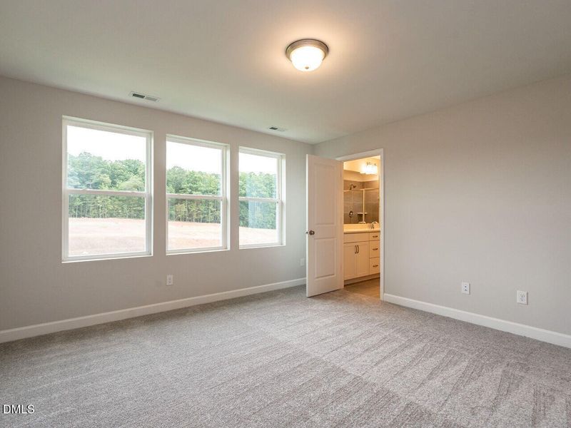 023-1280x960-primary-bedroom