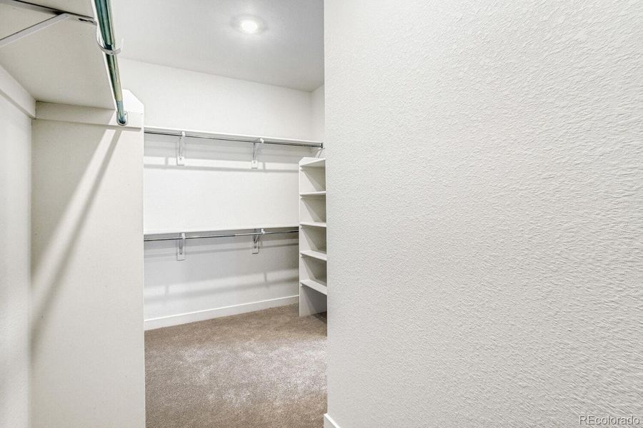 Spacious, unfurnished interior of a new home in Red Rocks Ranch, Morrison (Image 12).