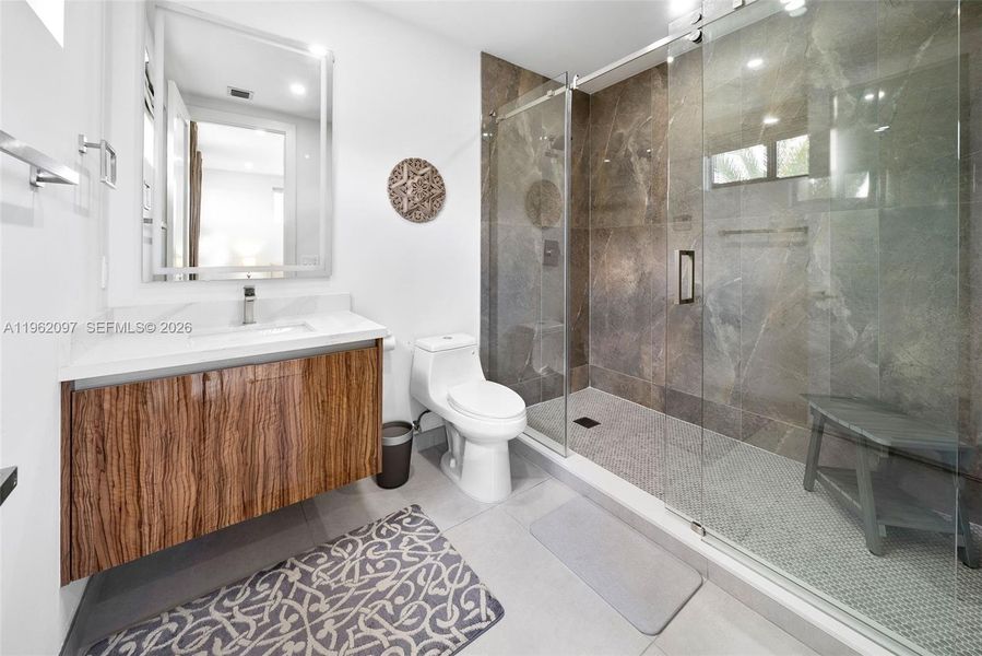 Furnished interior view inside a new home in , Fort Lauderdale (Image 19).