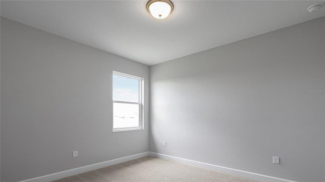 Spacious, unfurnished interior of a new home in Cresswind at Lake Harris, Tavares (Image 20).