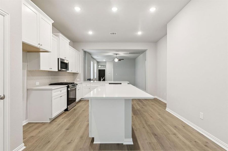 3960 Avendale Drive 3960 Avendale Drive