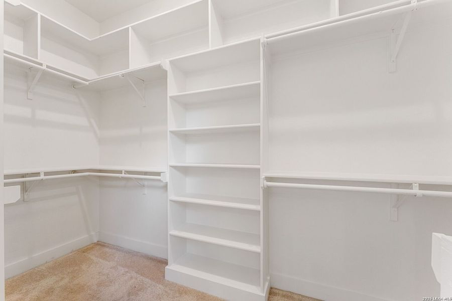 Spacious, unfurnished interior of a new home in , San Antonio (Image 23).