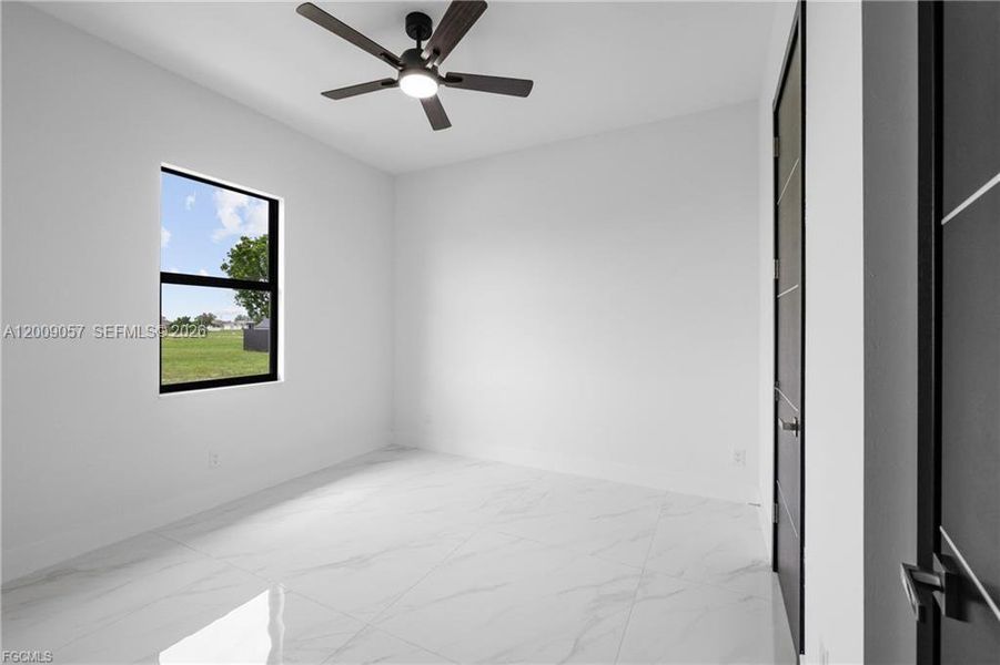 Spacious, unfurnished interior of a new home in , Cape Coral (Image 42).