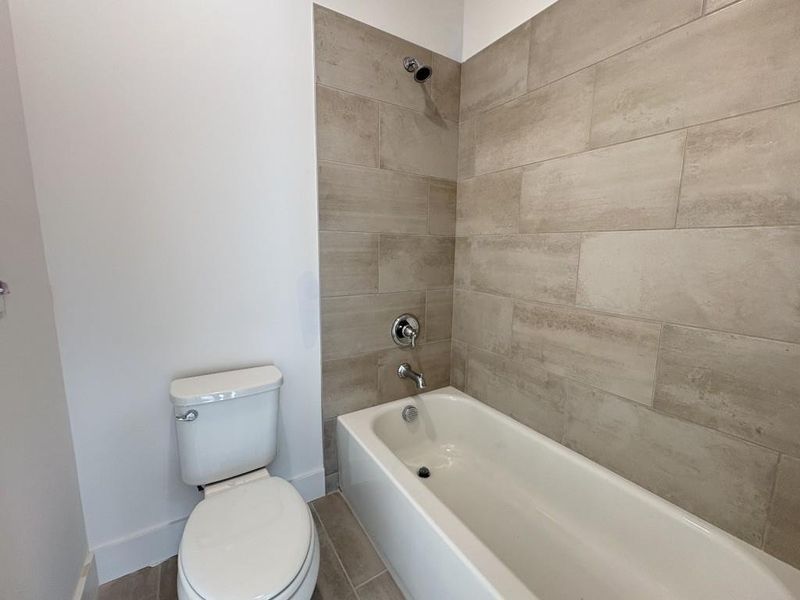 Furnished interior view inside a new home in Arden on Lanier, Cumming (Image 7).