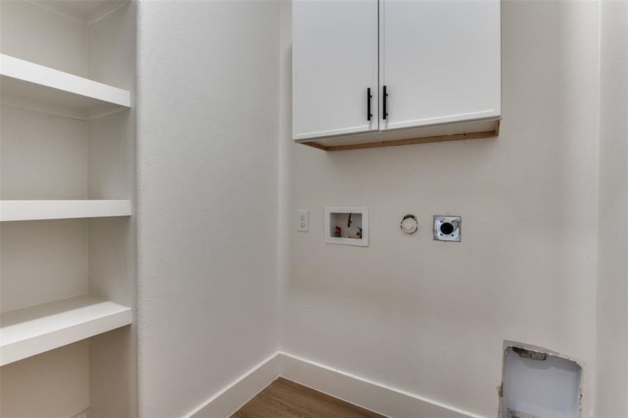 Spacious, unfurnished interior of a new home in , Dallas (Image 22).