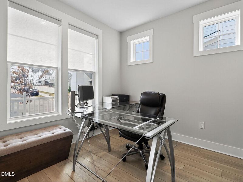 005-1280x960-study 005-1280x960-study