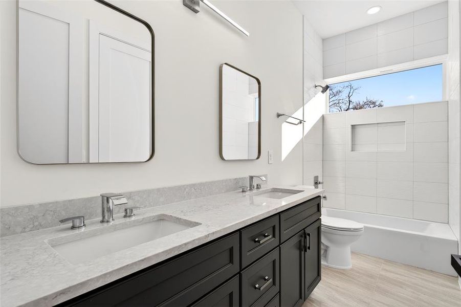 Furnished interior view inside a new home in , Dallas (Image 31). Furnished interior view inside a new home in , Dallas (Image 31).