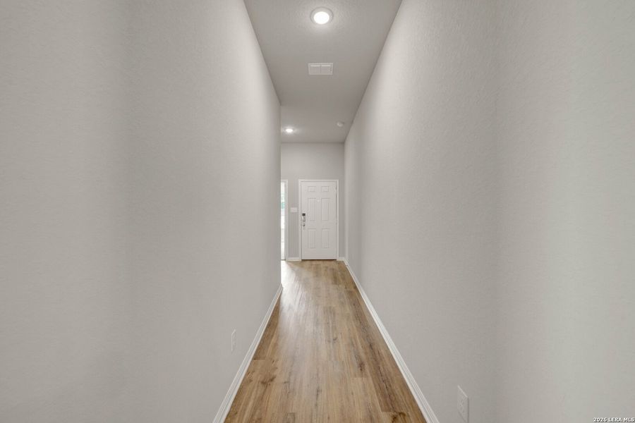 Spacious, unfurnished interior of a new home in Verano Farms, San Antonio (Image 26).