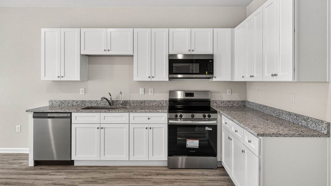 Furnished interior view inside a new home in Liberty, Panama City (Image 8).