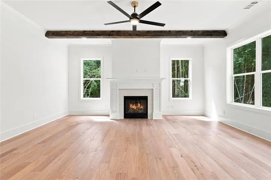 Spacious, unfurnished interior of a new home in , Marietta (Image 37).