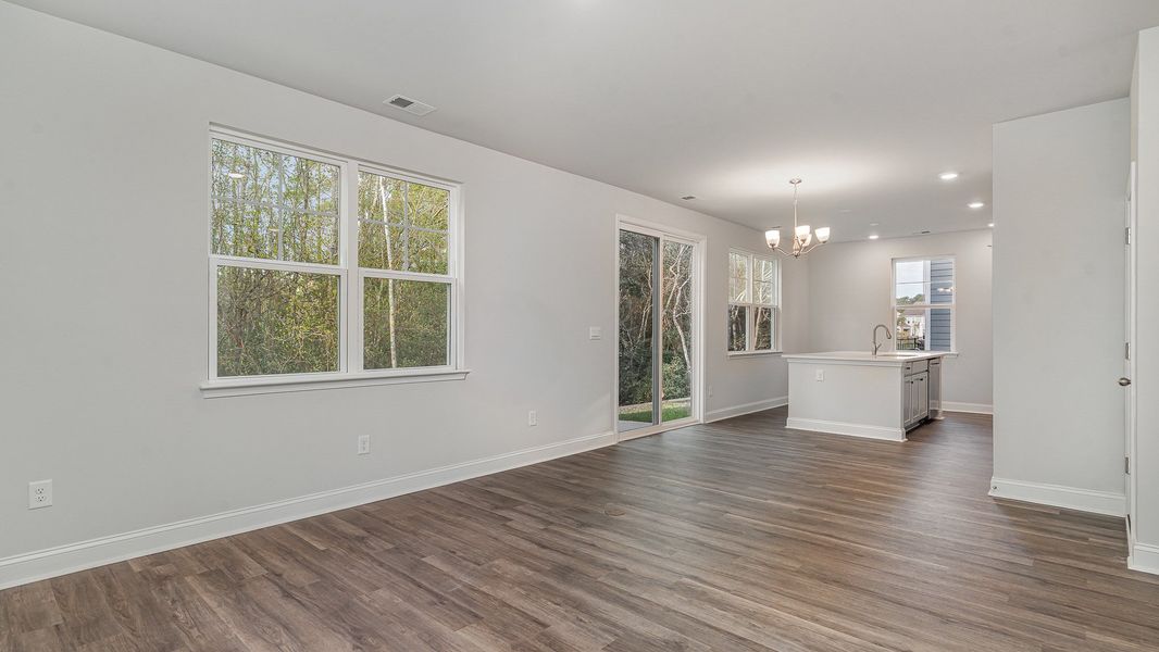Spacious, unfurnished interior of a new home in The Preserve at Shaftesbury Glen, Conway (Image 9).