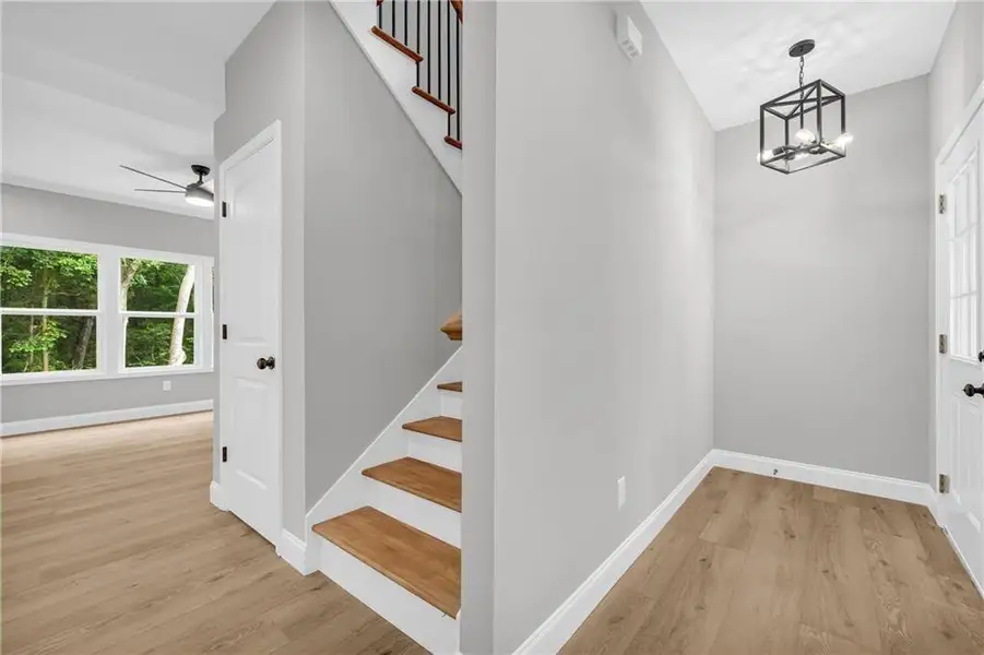 Spacious, unfurnished interior of a new home in , Franklin Springs (Image 17).
