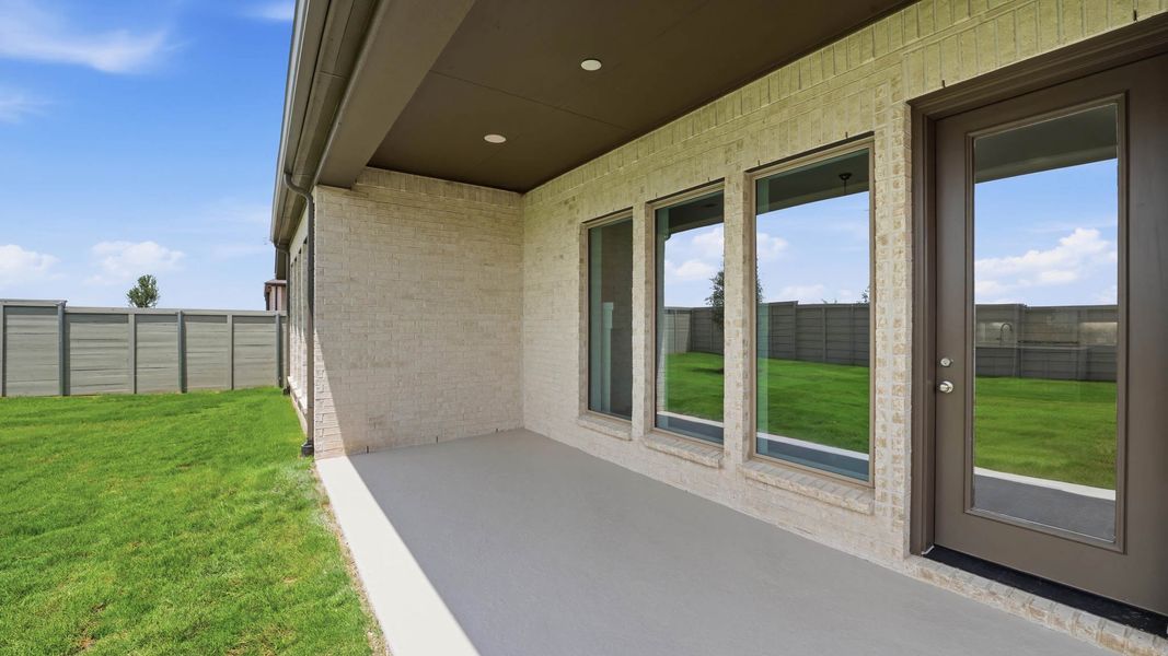 Exterior details and patio area of a home in Ramble, Celina (Image 4).