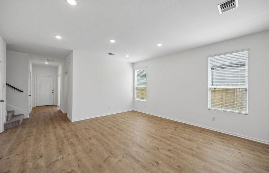 Spacious, unfurnished interior of a new home in Stokesbury, Waller (Image 31). Spacious, unfurnished interior of a new home in Stokesbury, Waller (Image 31).