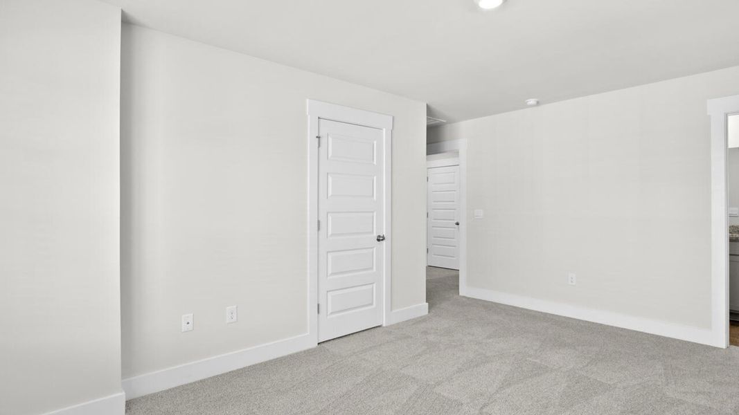 Spacious, unfurnished interior of a new home in Indigo Preserve Townhomes, Leland (Image 20).